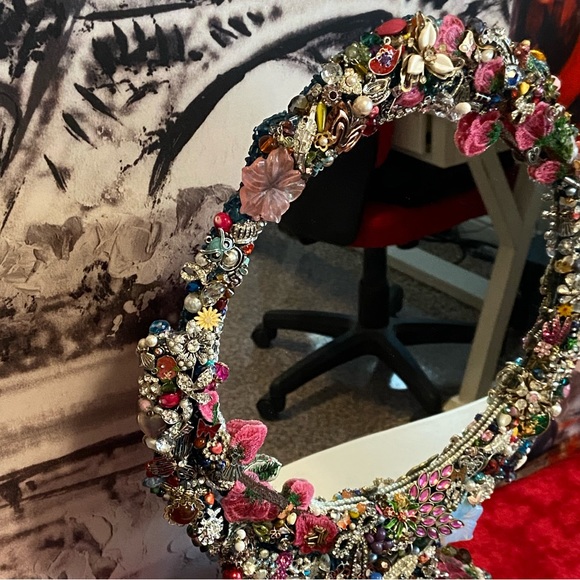 ONE OF A KIND!! Vintage Estate Large Embellished Standing Mirror - Picture 5 of 14